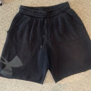 Under Armour men’s large shorts